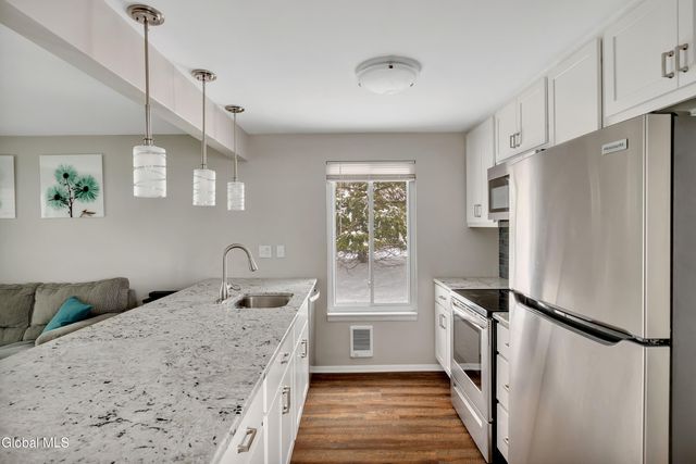 88 Yorkshire Drive, East Greenbush, NY 12061