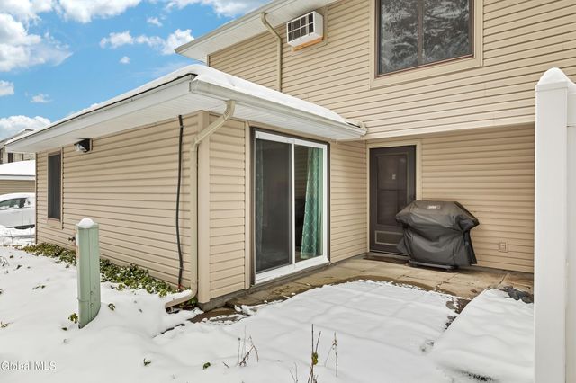 88 Yorkshire Drive, East Greenbush, NY 12061