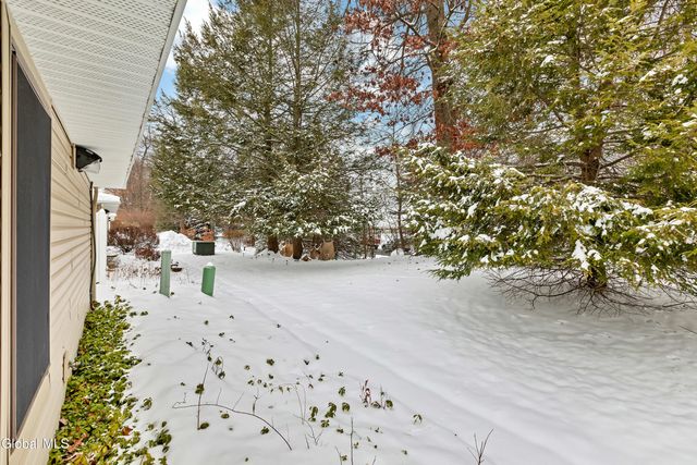 88 Yorkshire Drive, East Greenbush, NY 12061