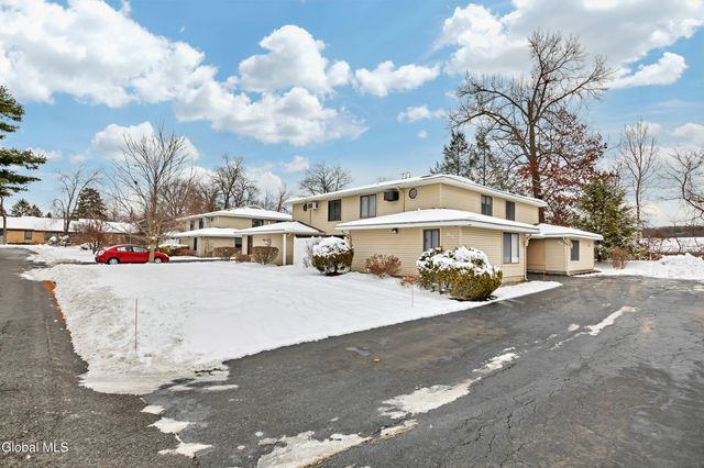 88 Yorkshire Drive, East Greenbush, NY 12061