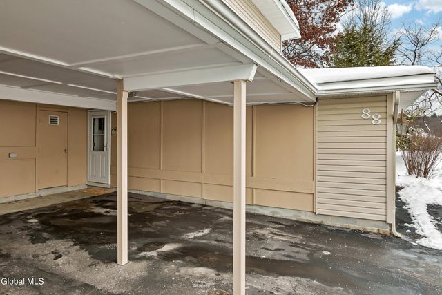 88 Yorkshire Drive, East Greenbush, NY 12061