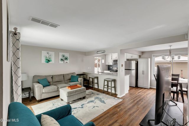 88 Yorkshire Drive, East Greenbush, NY 12061