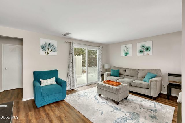 88 Yorkshire Drive, East Greenbush, NY 12061