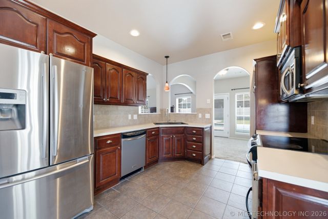 1225 E Canton Street, Broken Arrow, OK 74012