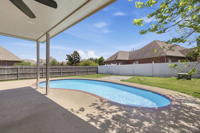1225 E Canton Street, Broken Arrow, OK 74012