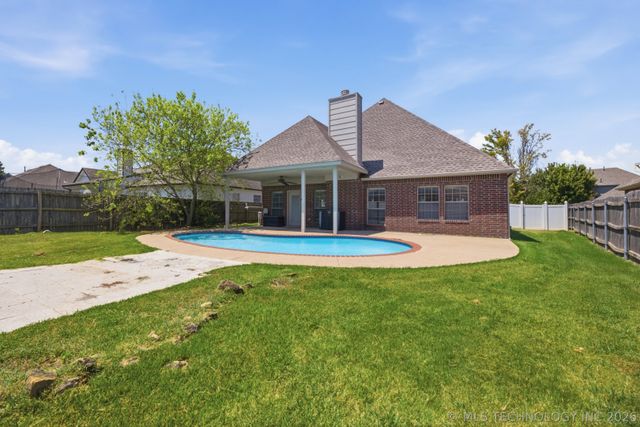 1225 E Canton Street, Broken Arrow, OK 74012