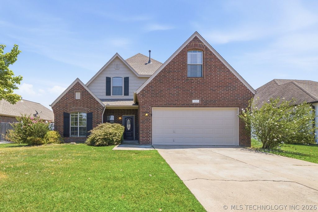 1225 E Canton Street, Broken Arrow, OK 74012