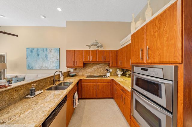 140 Thornton Drive, Palm Beach Gardens, FL 33418