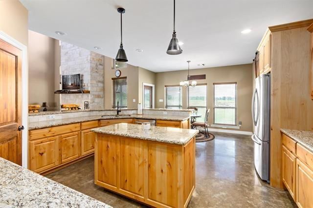 2210 Honey Bear, Orange, TX 77632