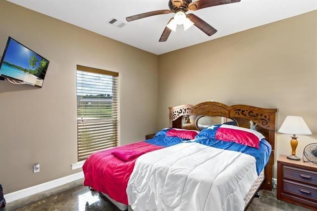 2210 Honey Bear, Orange, TX 77632