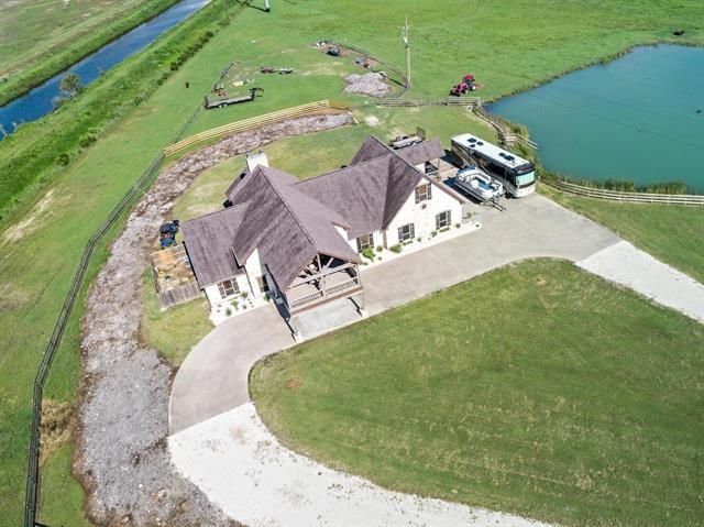 2210 Honey Bear, Orange, TX 77632