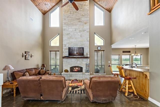 2210 Honey Bear, Orange, TX 77632