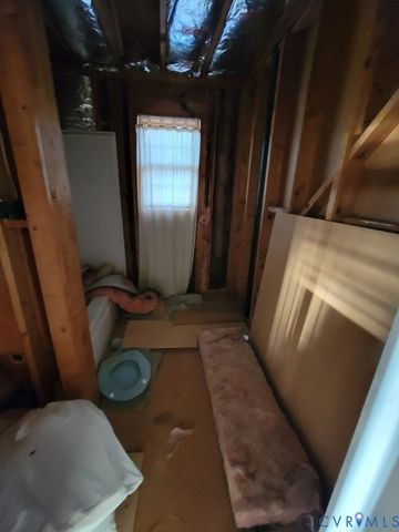 515 18th St, West Point, VA 23181