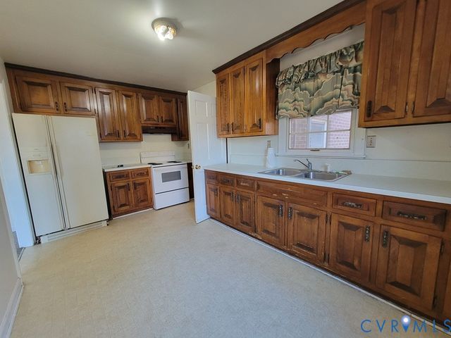 515 18th St, West Point, VA 23181