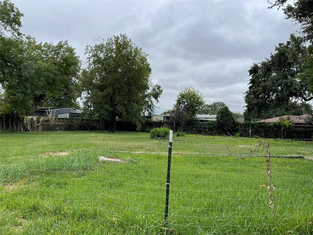 2102, 2106 Tuam Street, Houston, TX 77004