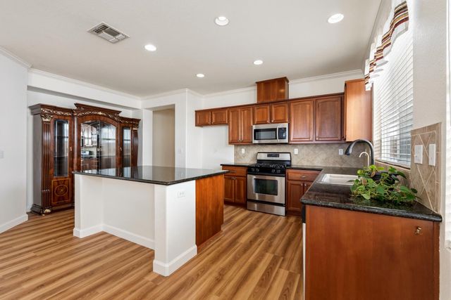 10311 Pedra Do Sol Way, Elk Grove, CA 95757