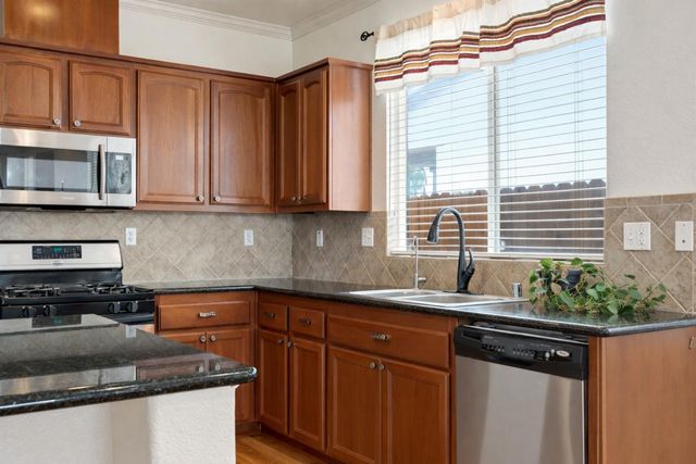10311 Pedra Do Sol Way, Elk Grove, CA 95757