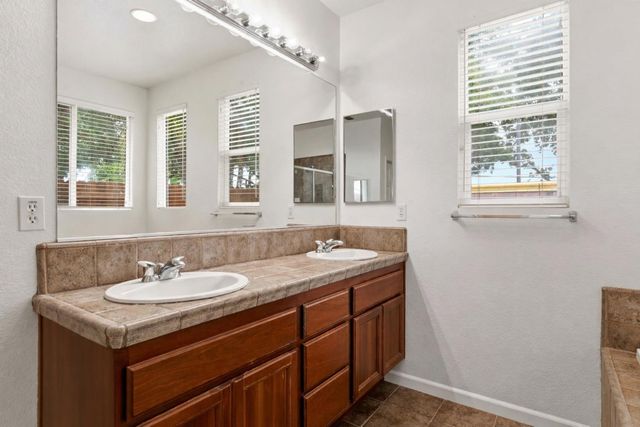 10311 Pedra Do Sol Way, Elk Grove, CA 95757