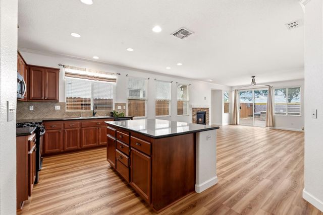 10311 Pedra Do Sol Way, Elk Grove, CA 95757
