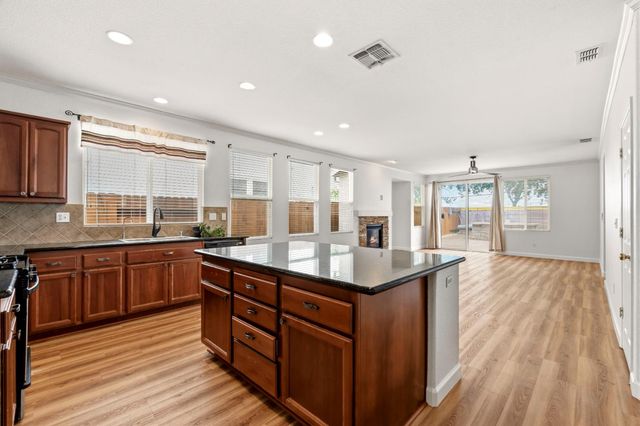 10311 Pedra Do Sol Way, Elk Grove, CA 95757