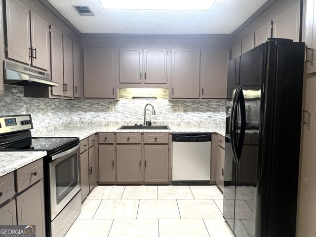 108 Turtle Dove Court, Warner Robins, GA 31088