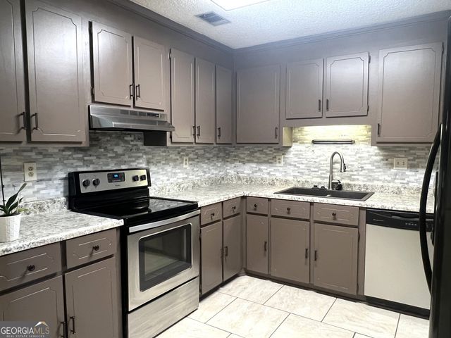 108 Turtle Dove Court, Warner Robins, GA 31088