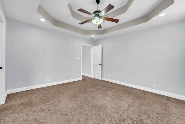 208 Azalea Dr, Oak Grove, KY 42262