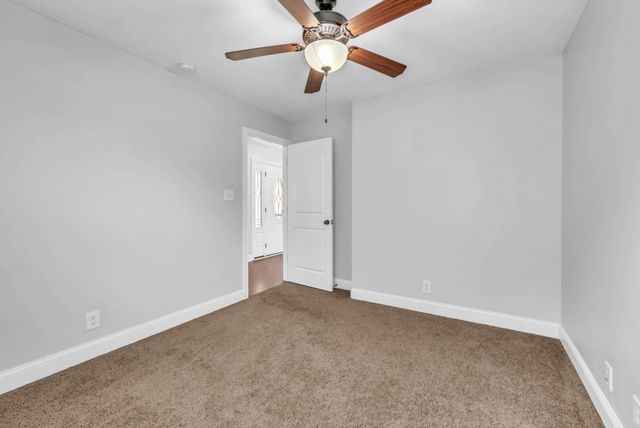 208 Azalea Dr, Oak Grove, KY 42262