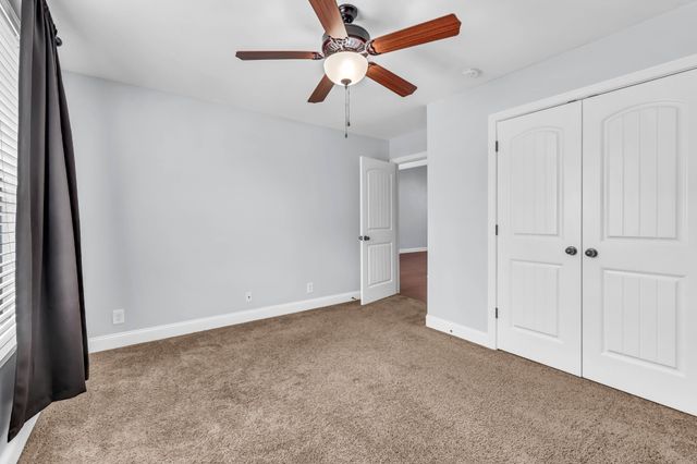 208 Azalea Dr, Oak Grove, KY 42262