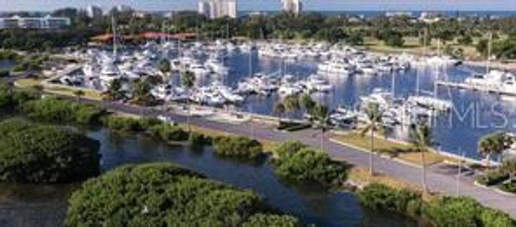 Image 13 of property listing at 2800 HARBOURSIDE DRIVE E-12, Longboat Key, FL 34228