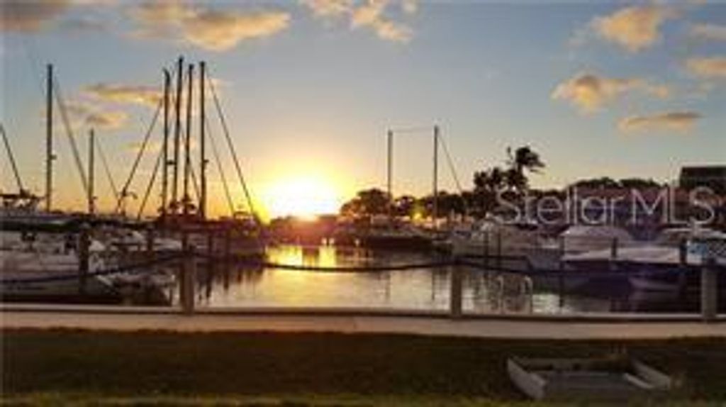 Image 14 of property listing at 2800 HARBOURSIDE DRIVE E-12, Longboat Key, FL 34228