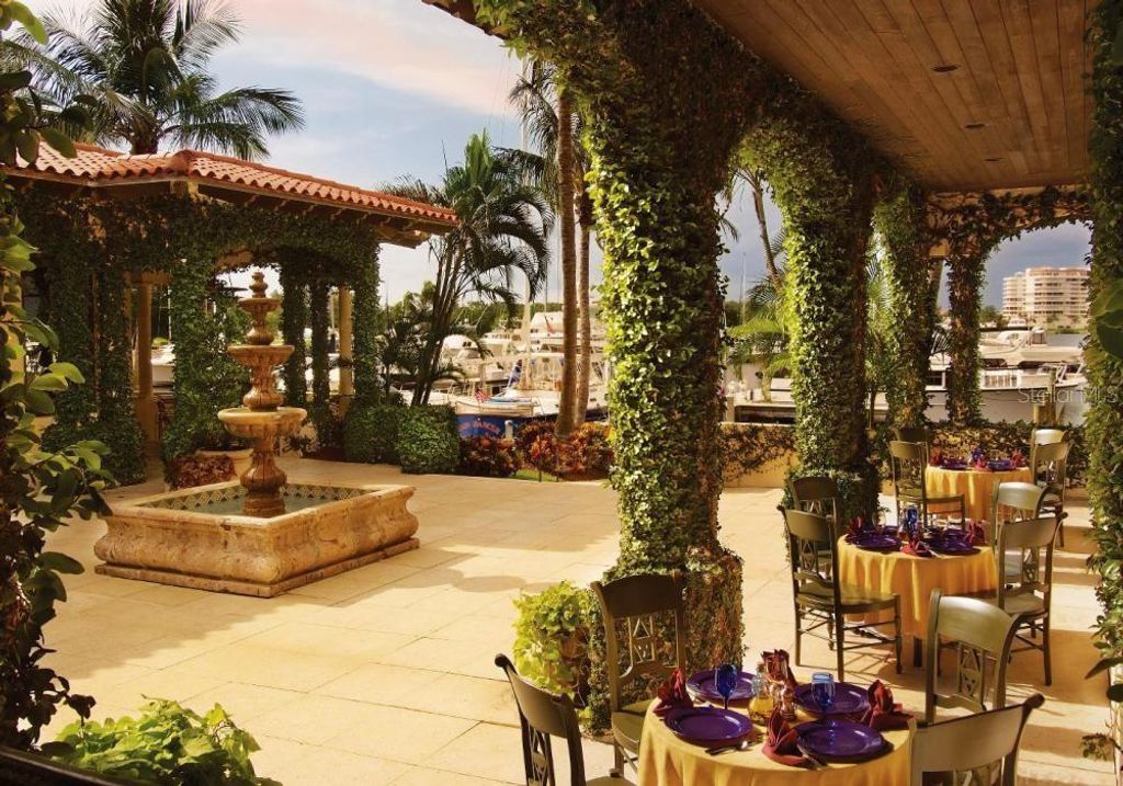 Image 17 of property listing at 2800 HARBOURSIDE DRIVE E-12, Longboat Key, FL 34228