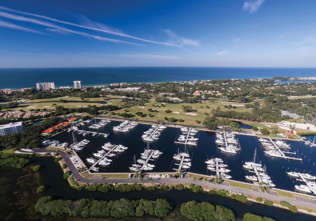 Image 18 of property listing at 2800 HARBOURSIDE DRIVE E-12, Longboat Key, FL 34228