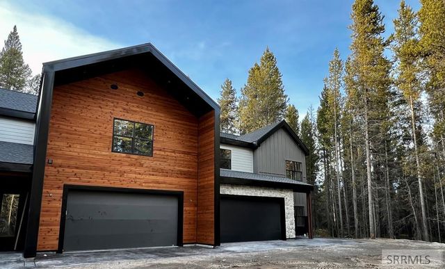 4357 Yeti Ln, Island Park, ID 83429