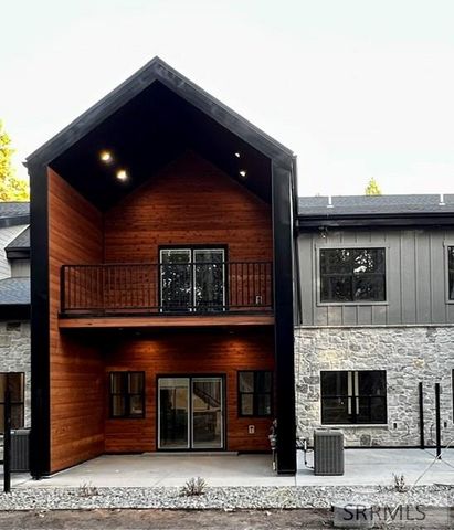 4357 Yeti Ln, Island Park, ID 83429