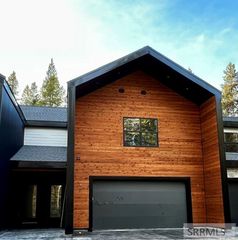 4357 Yeti Ln, Island Park, ID 83429
