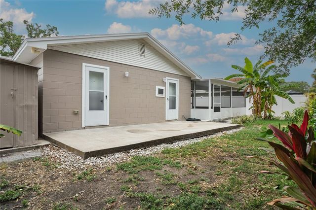7503 WINCHESTER DRIVE, Tampa, FL 33615