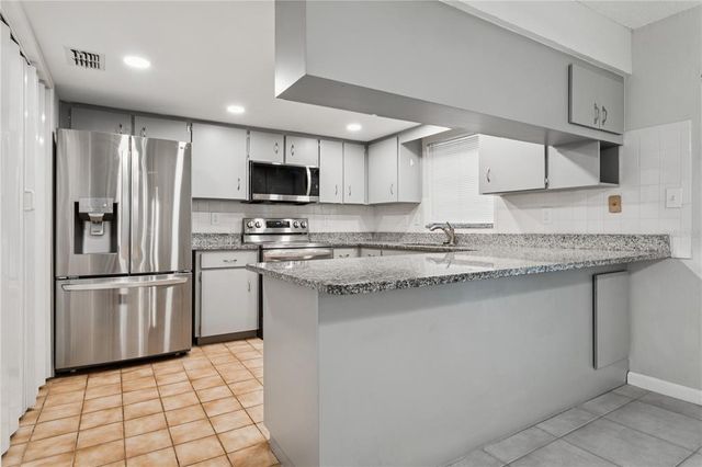 7503 WINCHESTER DRIVE, Tampa, FL 33615