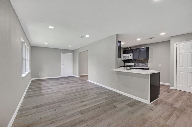 701 Oriole Lane, Pasadena, TX 77502