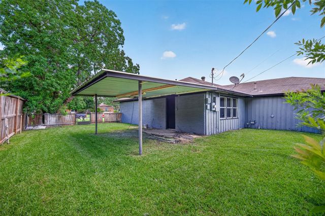 701 Oriole Lane, Pasadena, TX 77502