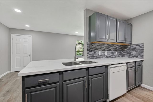 701 Oriole Lane, Pasadena, TX 77502