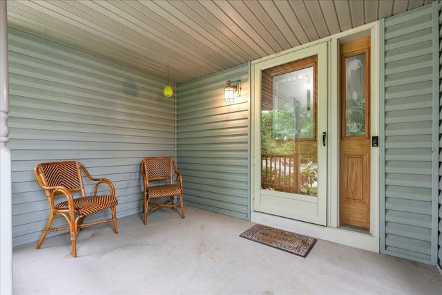 2524 CARRIEDALE Court, Fitchburg, WI 53711