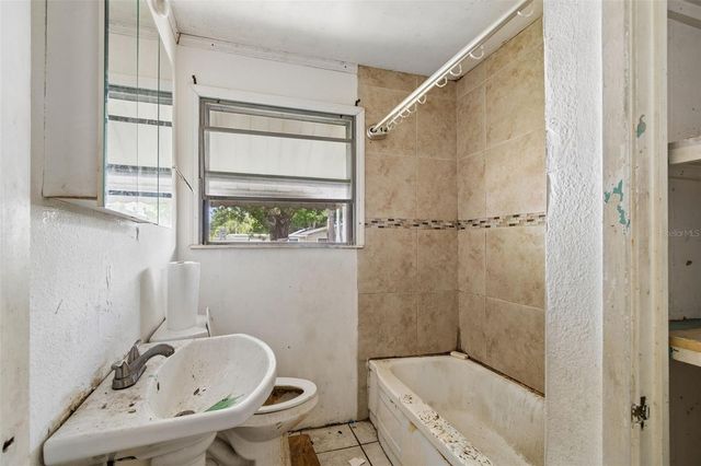 5262 5TH AVENUE N, St Petersburg, FL 33710