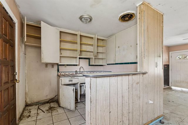 5262 5TH AVENUE N, St Petersburg, FL 33710