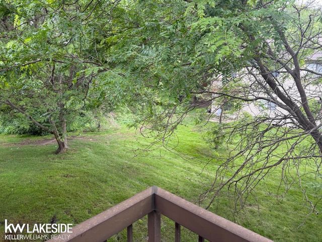27722 Harrison Woods Lane, Harrison Twp, MI 48045