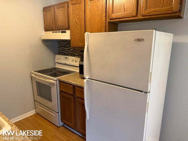 27722 Harrison Woods Lane, Harrison Twp, MI 48045