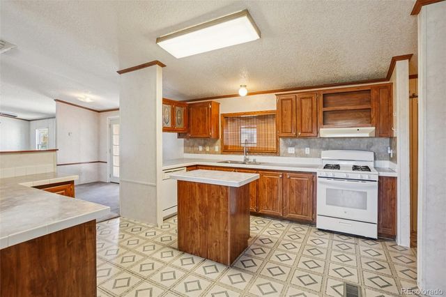 45595 Cottonwood Lane, Deer Trail, CO 80105