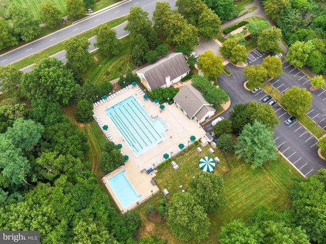 21357 MARSH CREEK DR, Broadlands, VA 20148