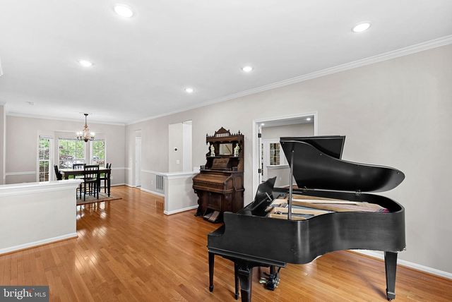 21357 MARSH CREEK DR, Broadlands, VA 20148
