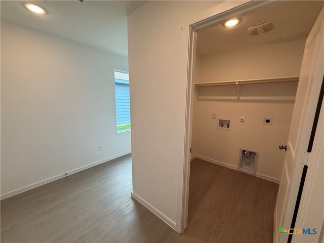 130 Pastar Falls, Seguin, TX 78155